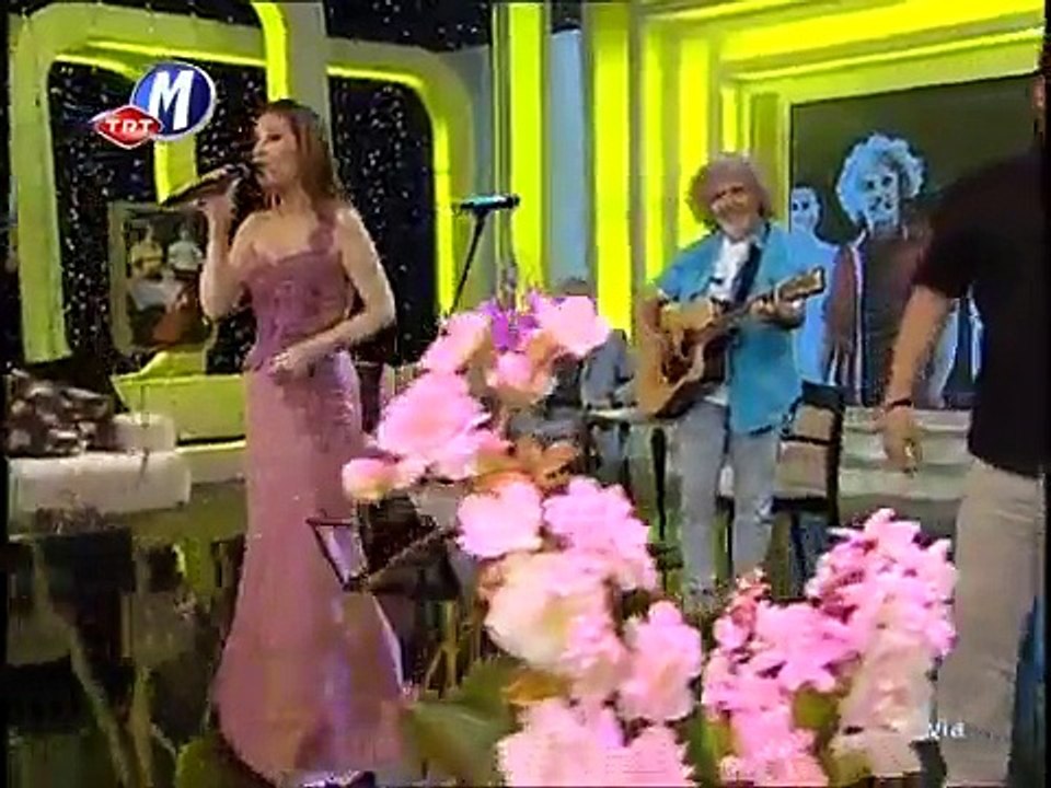 Yonca Lodi - Yaşar / Maskeli Balo