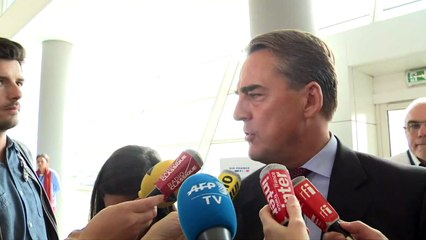 Air France: la direction laisse la "porte ouverte" aux syndicats