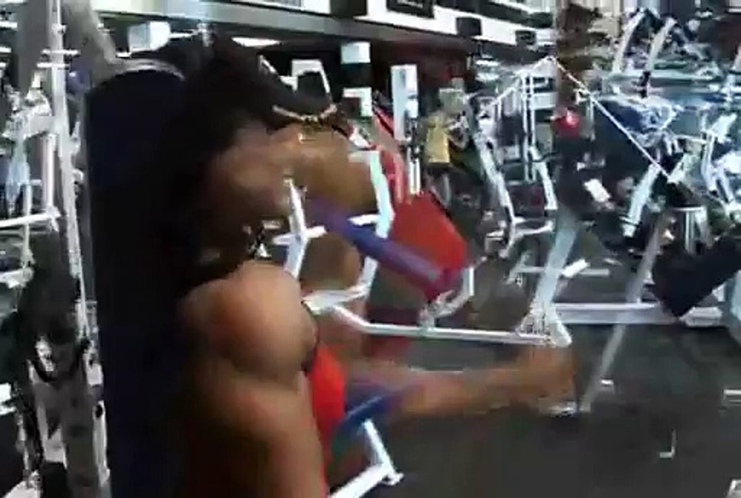 FBB   Debbie working those arms