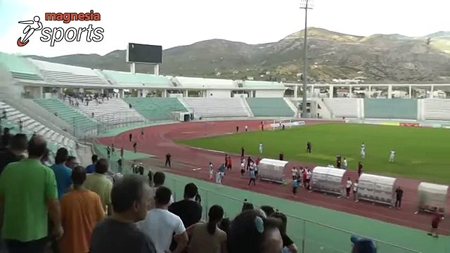 Επεισόδια πριν από τη σέντρα στο φιλικό Νίκης Βόλου - ΑΕΛ 22-08-2015 Φιλικό