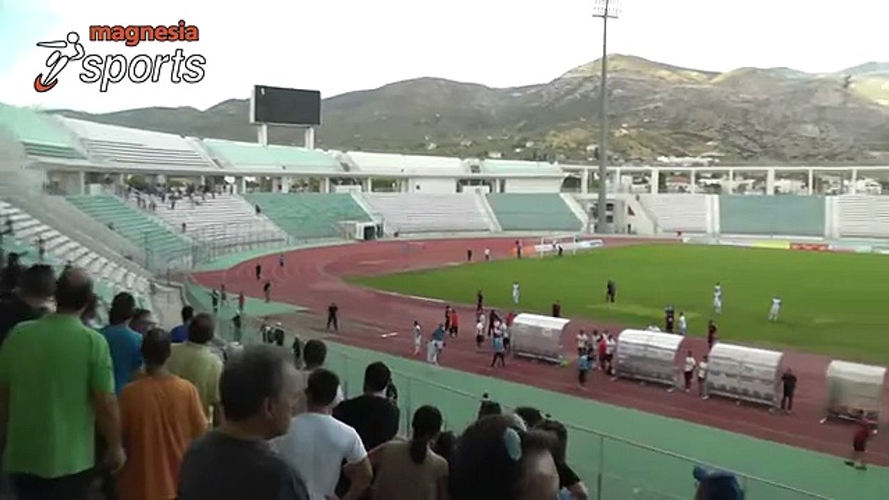 Επεισόδια πριν από τη σέντρα στο φιλικό Νίκης Βόλου - ΑΕΛ 22-08-2015 Φιλικό