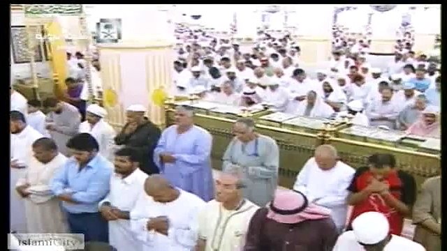 Montre traduction du Coran: Un messager pour toute l’humanité: Taraweeh Madinah 2015 Day 1: Surah Fatiha and Surah Al-Baqara 1-99 Verses.