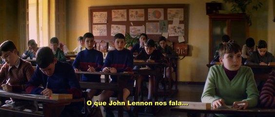 VIVER É FÁCIL COM OS OLHOS FECHADOS