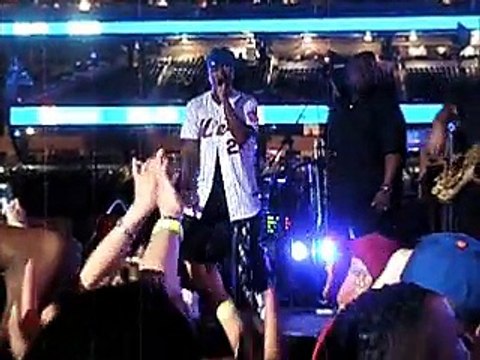 Citi Field Concert 08-15-2015: Ne-Yo - Closer
