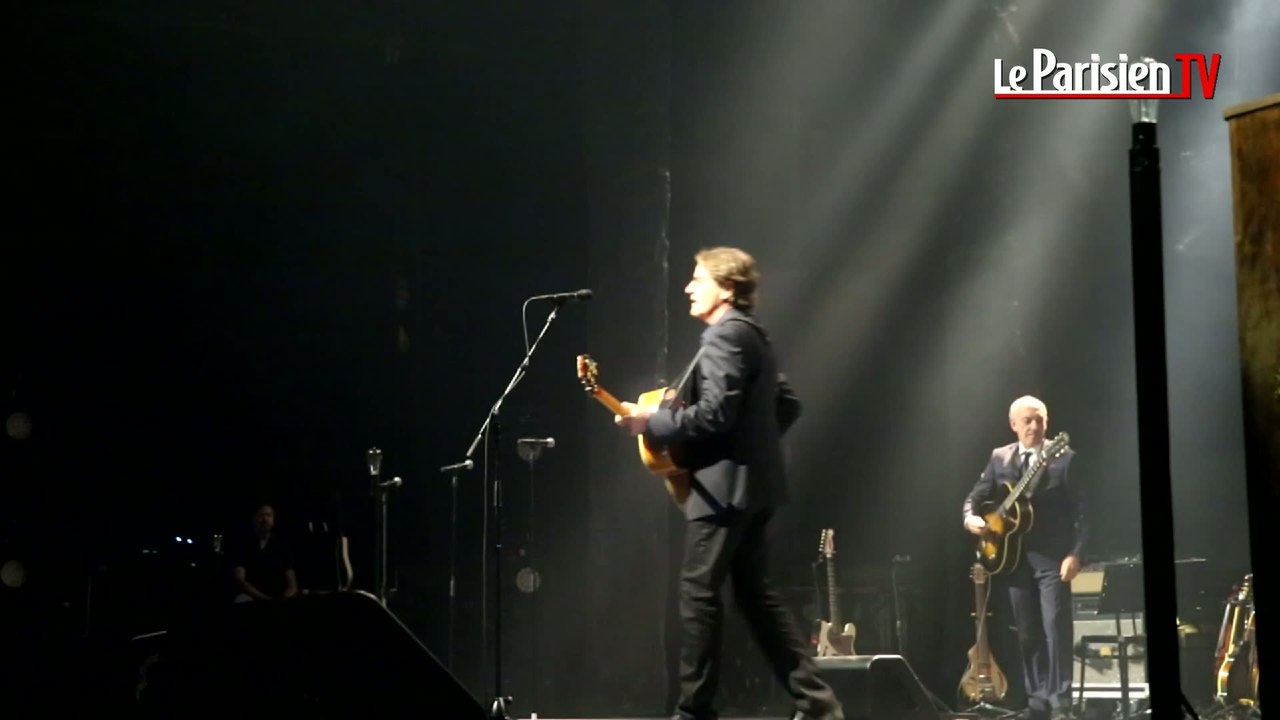Les premières images du grand retour sur scène de Francis Cabrel
