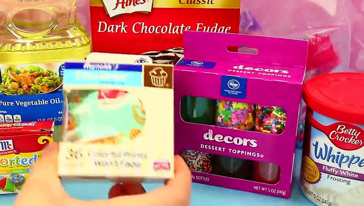 Cupcake Maker Cakes Chocolate & Candy Sprinkles Baking Toy Review by DisneyCarToys