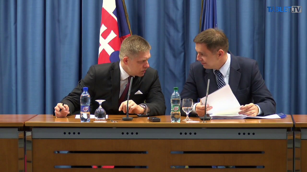 ZÁZNAM: R. Fico a P. Kažimír po rokovaní vlády o návrhu rozpočtu na rok 2016 - 2018