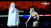 fan kisses Katy Perry during his presentation at Rock in Rio - Video Dailymotion