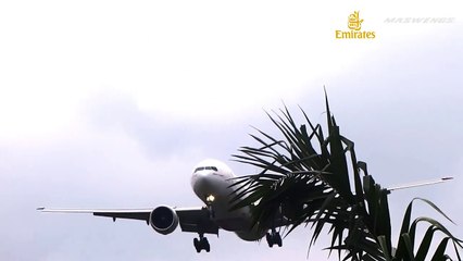 Emirates Boeing 777-31 Crosswind Landing
