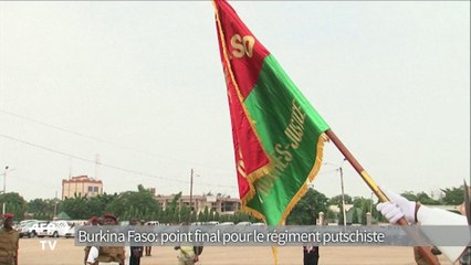 Скачать видео: Burkina Faso : cérémonie de désarmement du régiment putschiste