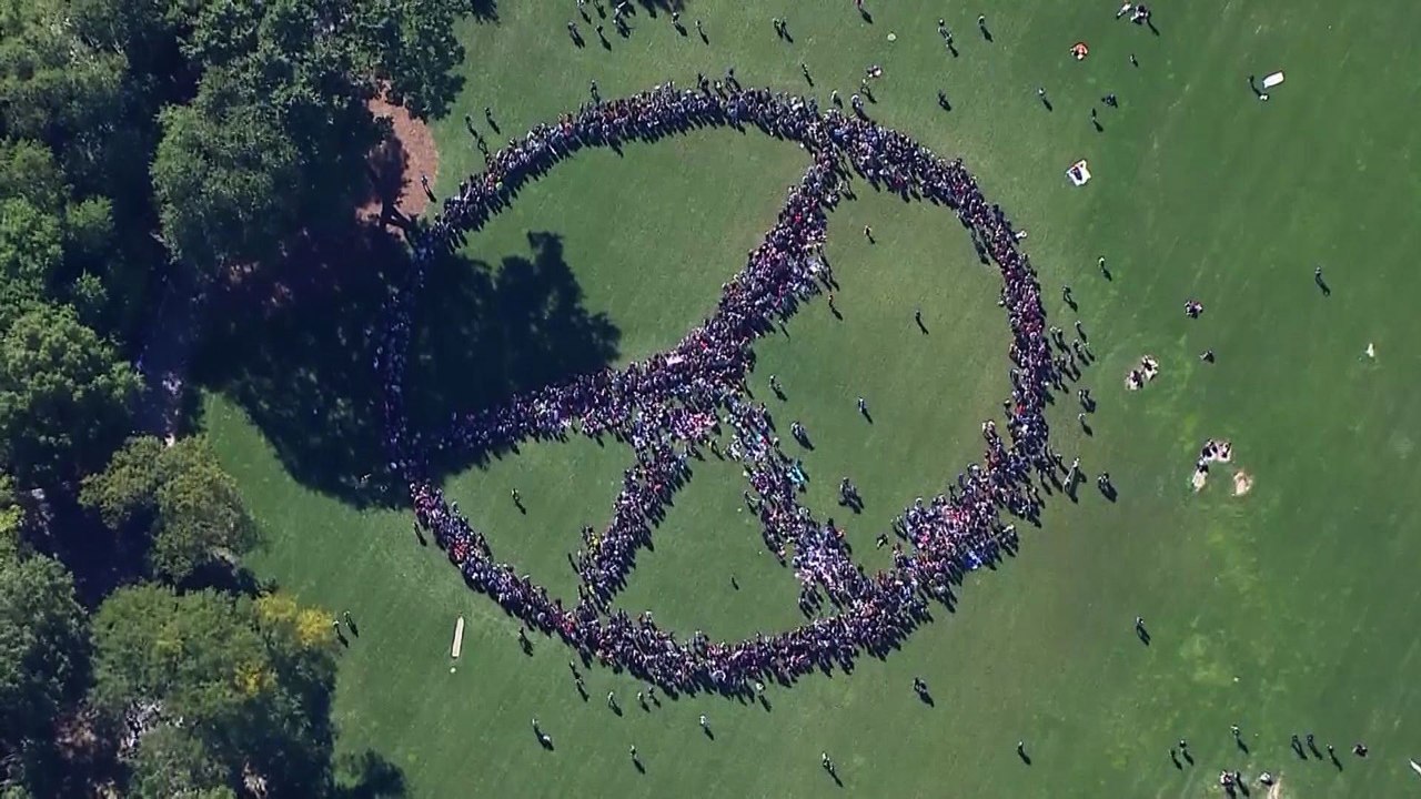 Un signe de paix géant à Central Park pour rendre hommage à Lennon