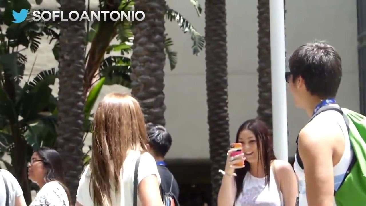 Kissing Girls without Talking (Social Experiment) Picking Up Women/Kissing Prank/Kissing S