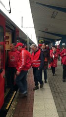 Manifestation nationale du 7 octobre: embarquement de manifestants en gare de Charleroi !