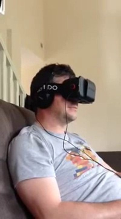 Guy freaks out playing terror VR game Insidious...
