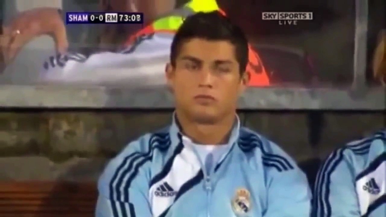 Cristiano Ronaldo laughs at Messi