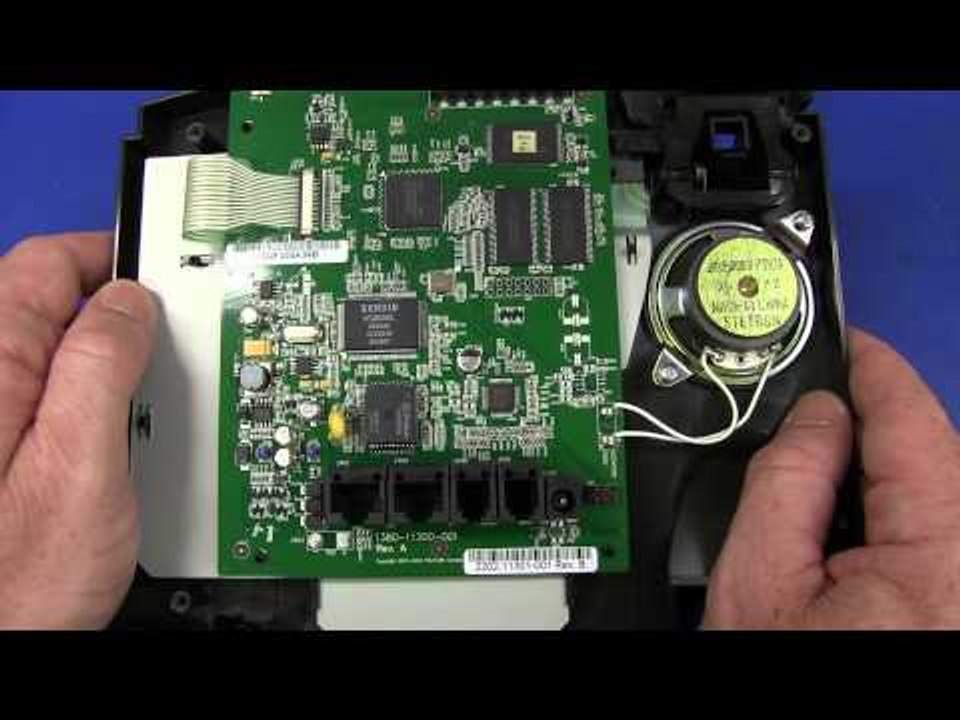 EEVblog #547 - Dumpster Phone Teardown