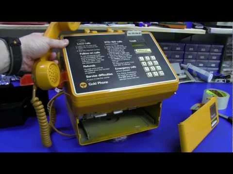 EEVblog #363 - Gold Phone Teardown