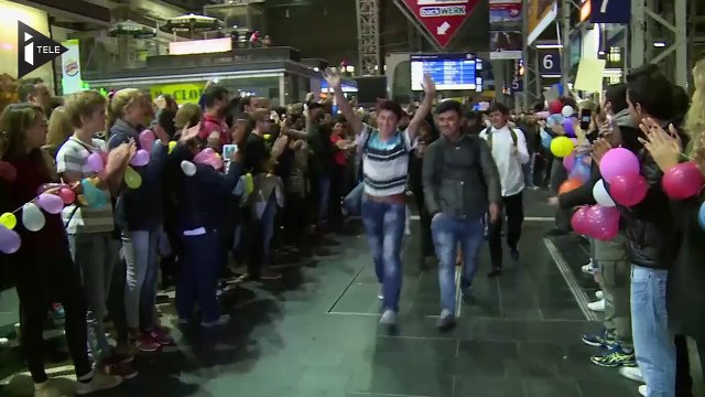 En Allemagne et en France, les réfugiés sont accueillis différemment