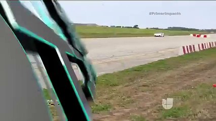 Un vehículo a toda velocidad atropelló a más de diez personas