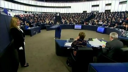 Syrie : au Parlement européen, Hollande met en garde contre "une guerre totale"