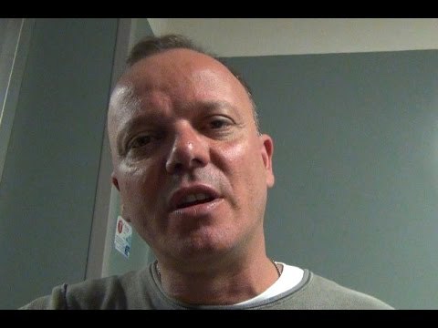 Aversa (CE) - Gigi D'Alessio consegna nuovi arredi alla Pediatria (06.10.15)