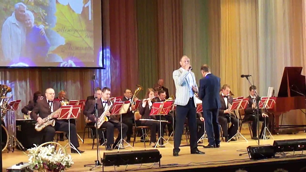 Ни минуты покоя  поёт Михаил Латышев