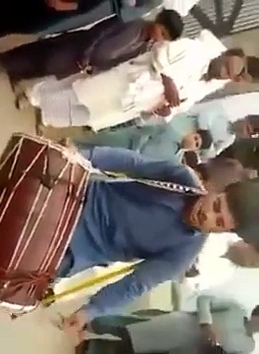 Amrinder Gill - Ishq - Pakistani Dhol Wale Na Att Hi Karati