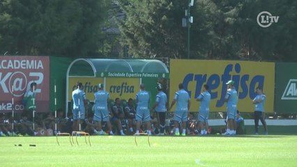 Marcelo Oliveira tem conversa séria com elenco alviverde antes do treino