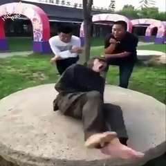 Yarılma Garantili Komedi Burada