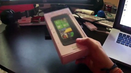 Descargar video: Unboxing. HTC 7 Surround con Windows Phone 7