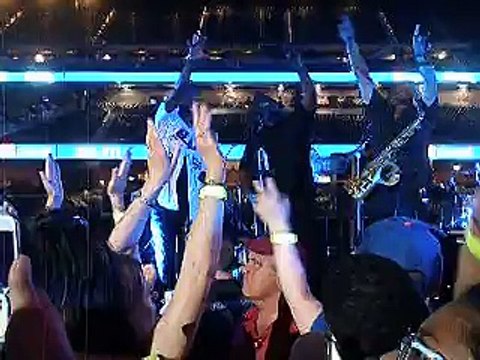 Citi Field Concert 08-15-2015: Ne-Yo - Give Me Everything & Let Me Love You