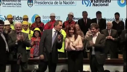 La présidente de l'Argentine improvise une danse endiablée sur scène