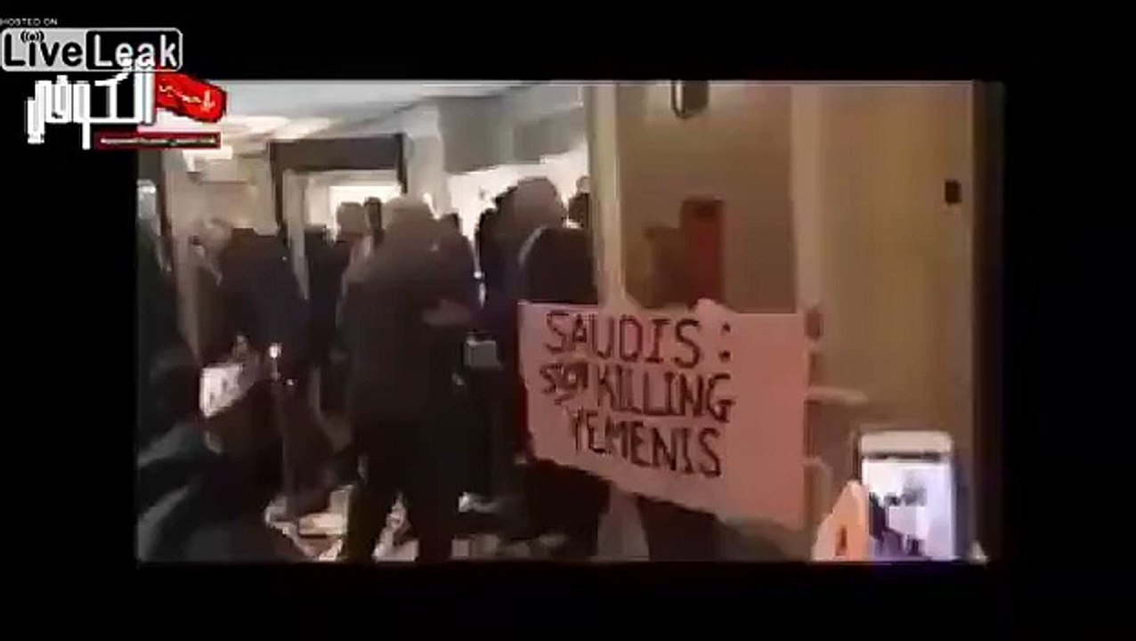 LiveLeak.com - US citizen stormed the residence of the king of Saudi Arabia and scream - Obama is not with war criminals