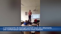 Une professeur se déshabille devant ses élèves