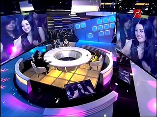 -مذيعة MBC مصر تطلب من صافيناز تقبيل معجب على الهواء وصافيناز ترفض بشياكة--