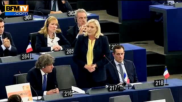 Marine Le Pen traite François Hollande de vice-chancelier d'Angela Merkel