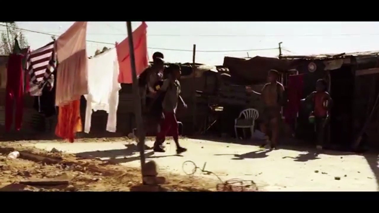 "Sauvez la vie des enfants" : le clip choc de Luc Besson