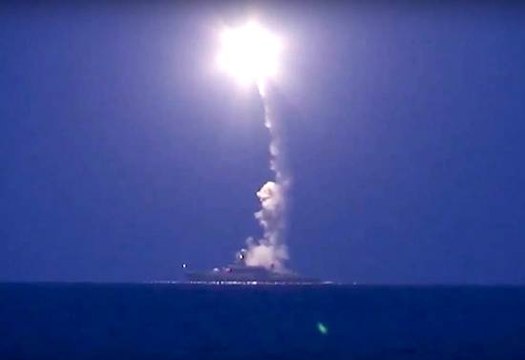 Lancement de missiles depuis des navires de guerre russe