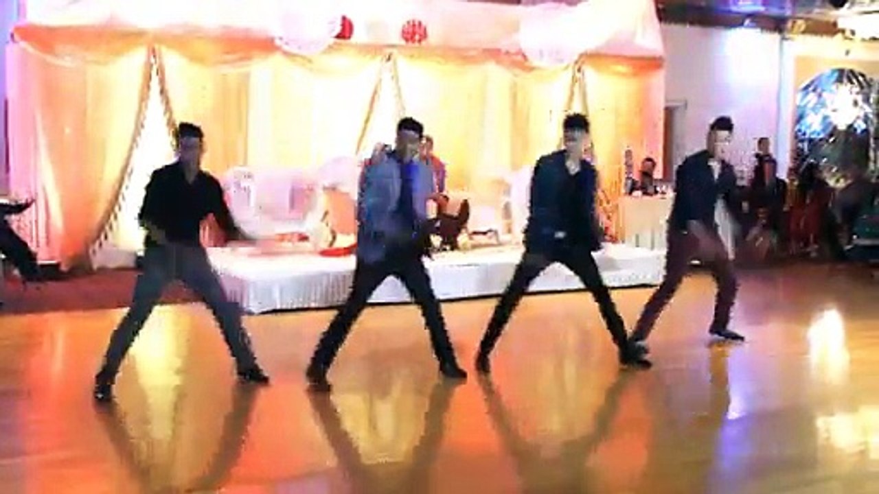 Boys menhdi dance