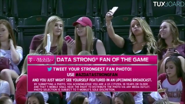 Que font les filles au stade : des selfies !