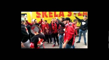 Tifozët në Elbasan festojnë me brohorima “Shqipëri Ole! “ - Ora News