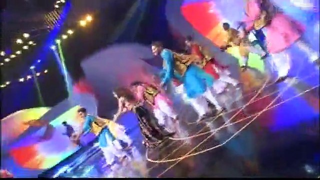 Ayesha Omer Excellent Dance @ Lux Style Awards 2015