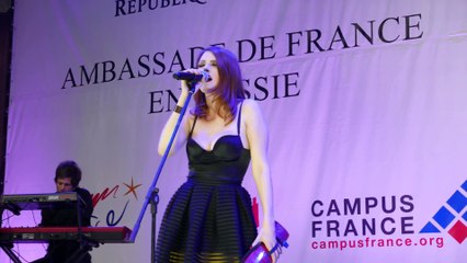 Elodie Frégé - "Une Plage" Concert MOSCOU [HD]