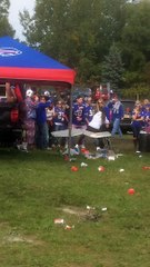 Mec bourré se met KO tout seul