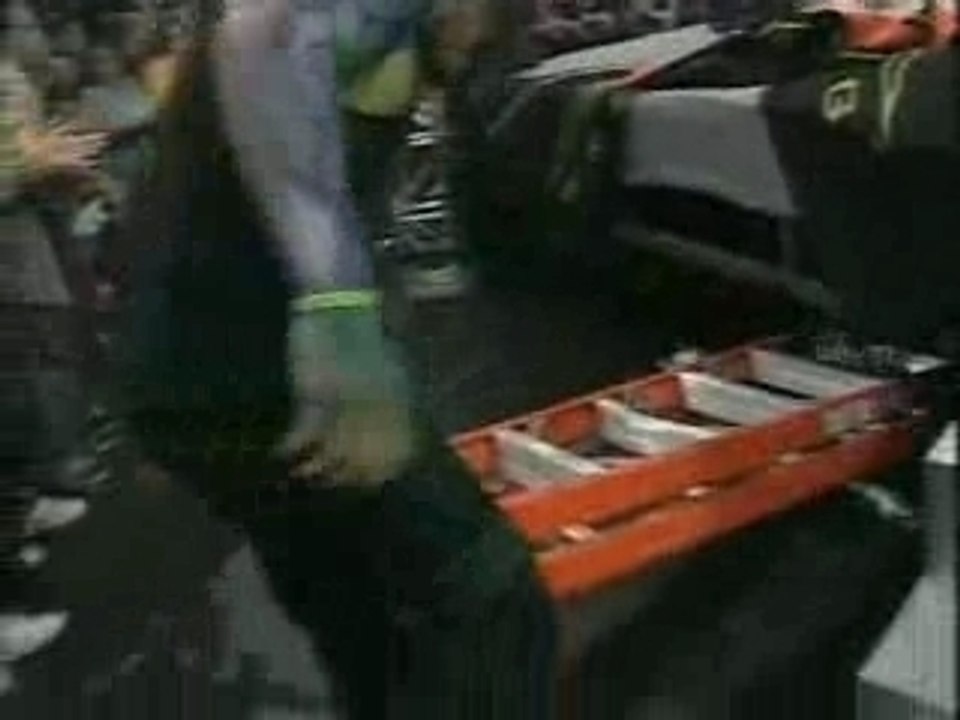 Jeff Hardy vs Sabu sv Rhino vs Abyss