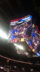 Jr Smith refuse de donner ses chaussures à un fan des Warriors