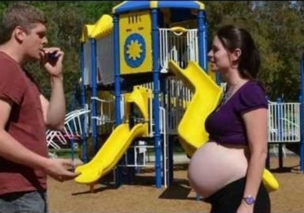 timelapse-tells-the-tale-of-a-twin-pregnancy-video-dailymotion