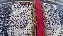 China: Tráfico vehicular en 50 carriles