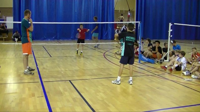 Exercice Bad pour jeunes ou débutants : Le double impact.