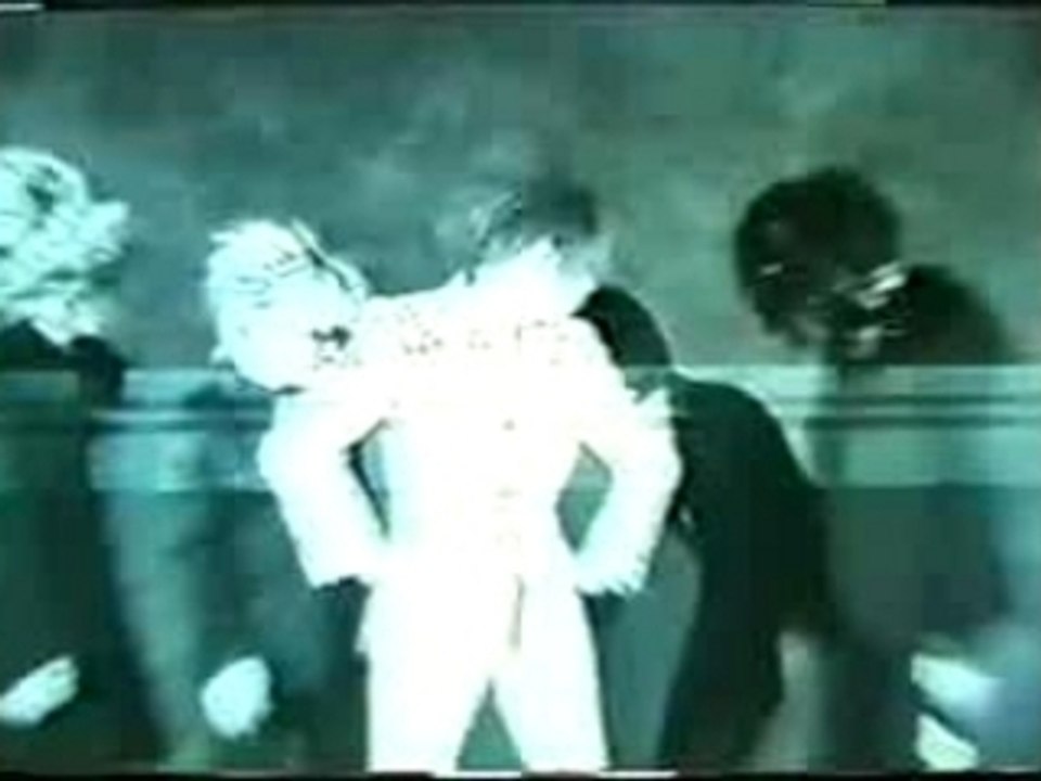 Dir en grey - shinya between die's legs